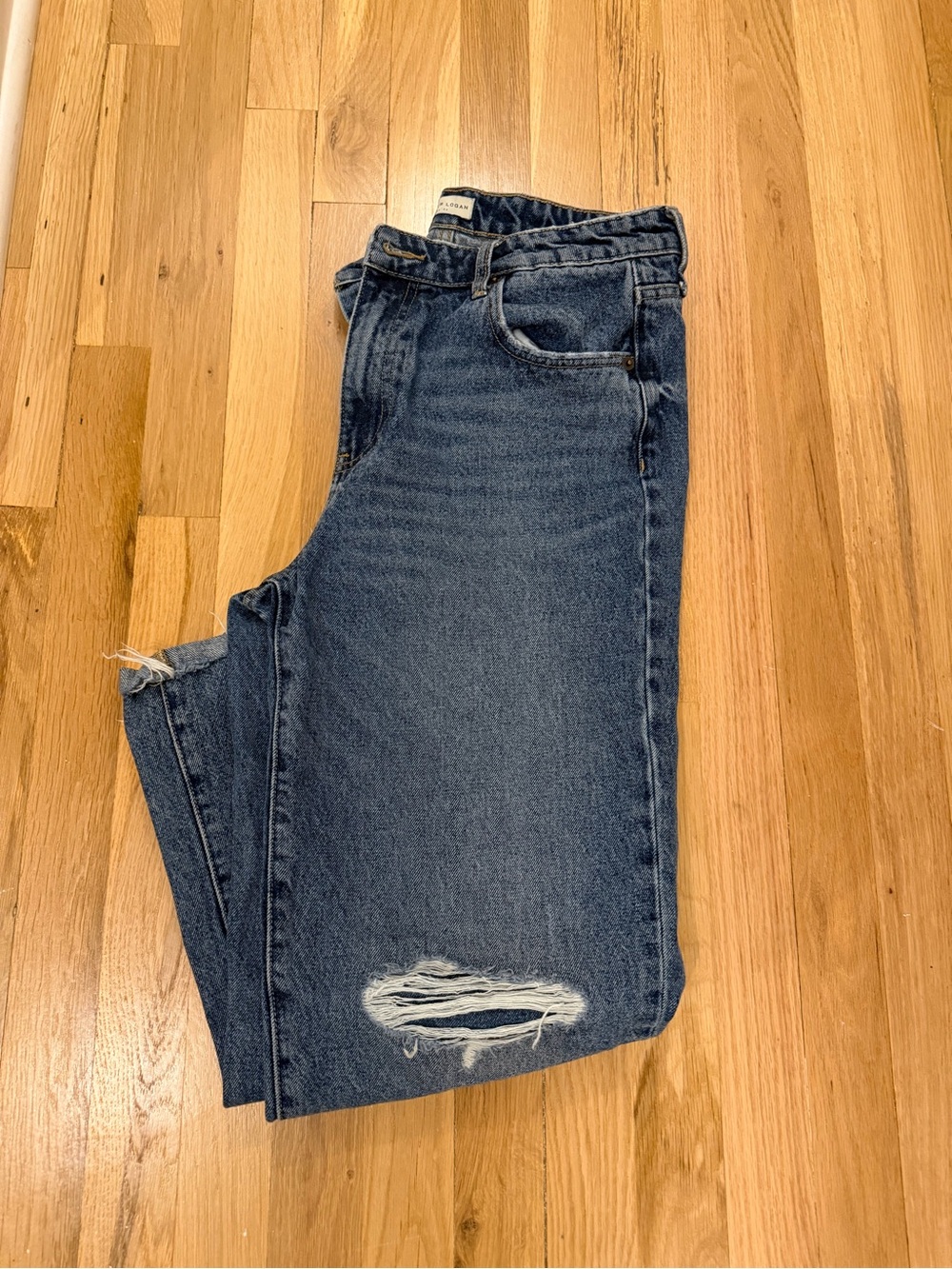 Women’s Ankle Crop Distressed Jeans - Dark Blue